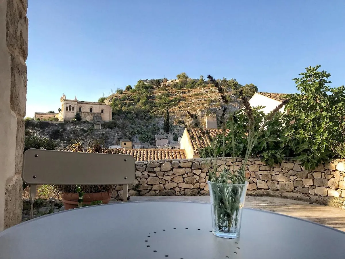 Il Corvo Di Pietra Villa Scicli